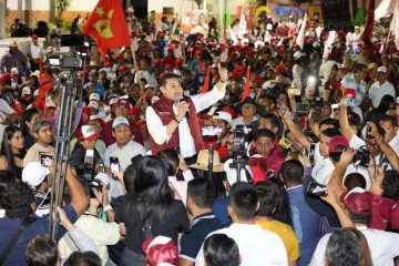 Alejandro Armenta propone administrar recursos estatales de forma equitativa en Puebla