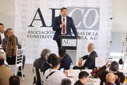 Alejandro Armenta Destaca Proyectos de Desarrollo en Encuentro con Empresarios de la Construcción