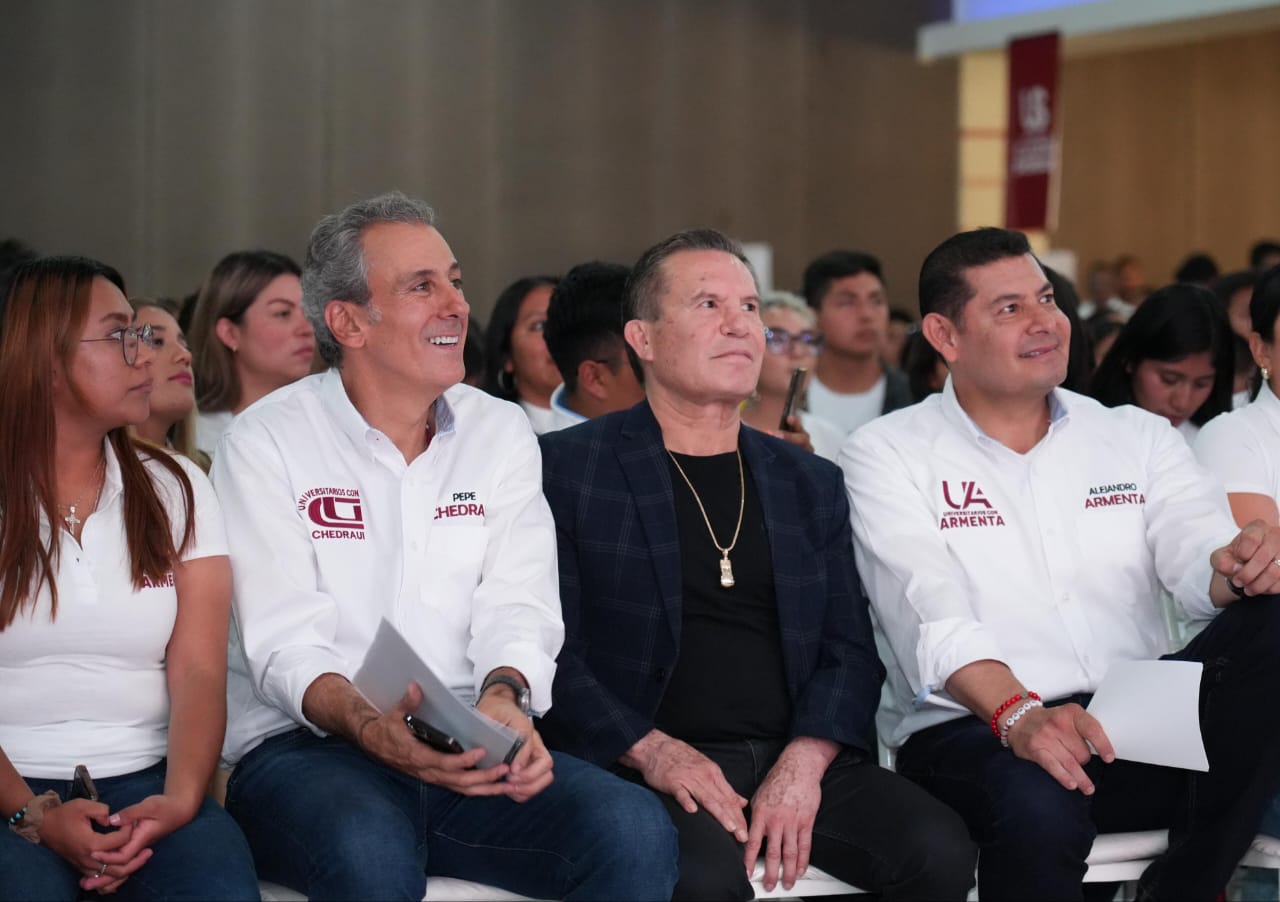 Julio César Chávez respalda proyecto para el futuro de los jóvenes en Puebla