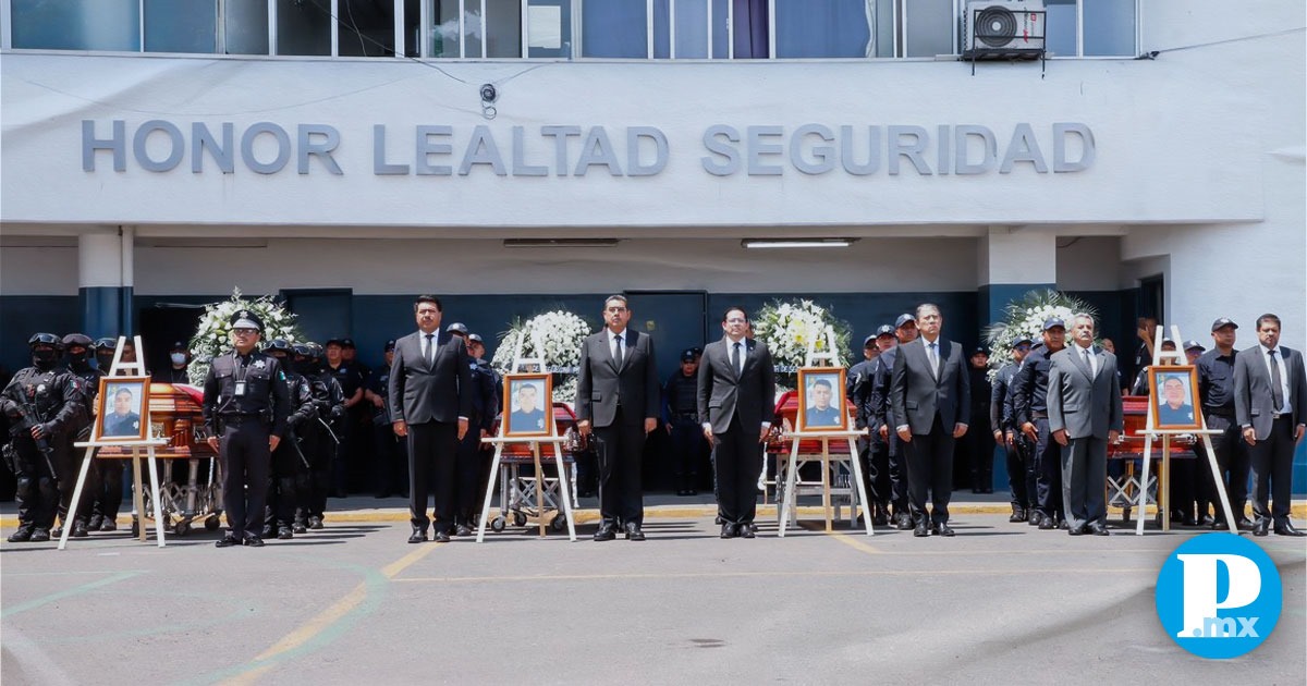 Policías homenajeados en Puebla 