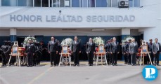 Autoridades y familia homenajean a los cuatros policías asesinados en Chignahuapan
