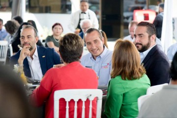 Mario Riestra en diálogos con la CMIC de Puebla