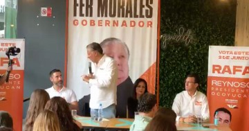 Fernando Morales muestra su apoyo a Rafael Reynoso con vecinos de Lomas de Angelópolis