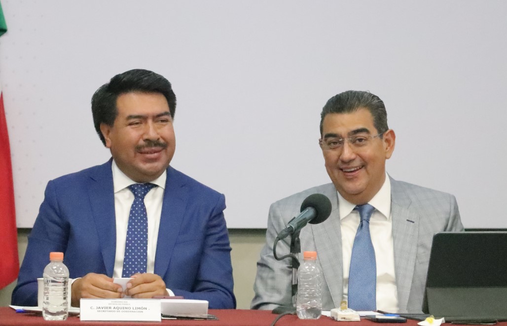 Javier Aquino, Secretario de Gobernación, y Sergio Salomón, Gobernador del Estado