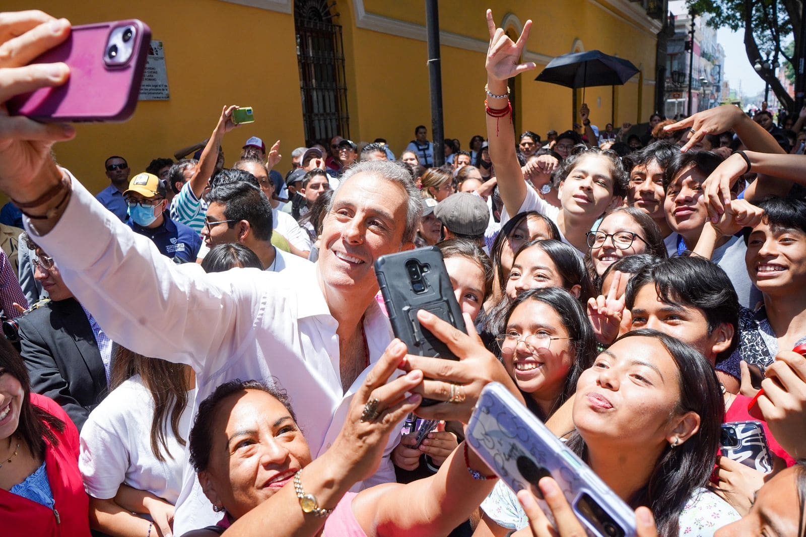 Pepe Chedraui presenta su plan de gobierno ante la BUAP