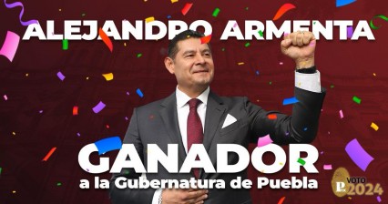 Armenta festeja su triunfo electoral con espectáculo de drones en el Zócalo de Puebla