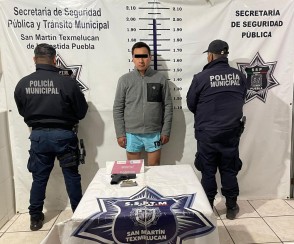 Hombre armado detenido tras agredir a policías en avenida Libertad