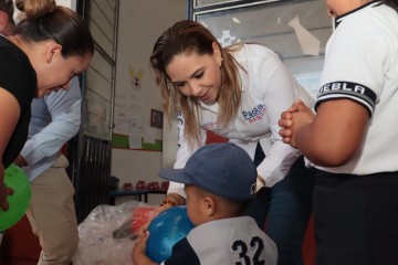  Visita y Obsequios de Paola Angon a CAICs de San Pedro Cholula