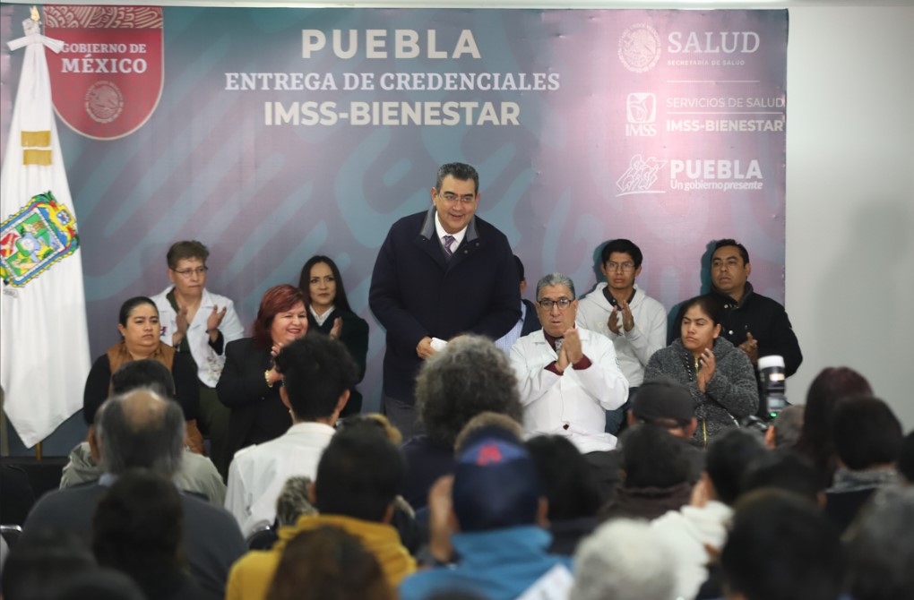 r Sergio Salomón Céspedes Peregrina informó que 4 millones de poblanas y poblanos serán beneficiados con la credencial IMSS-Bienestar  Fuente: ESIMAGEN