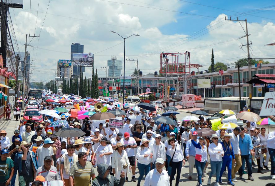 Simpatizantes de Roxana Luna cierran calles. Foto: EsImagen