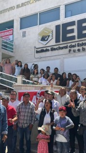 Manifestantes de San Pedro Cholula acusan corrupción en el IEE