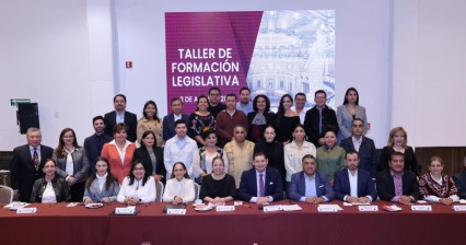 Alejandro Armenta inaugura taller de formación legislativa en Puebla