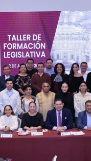 Alejandro Armenta inaugura taller de formación legislativa en Puebla