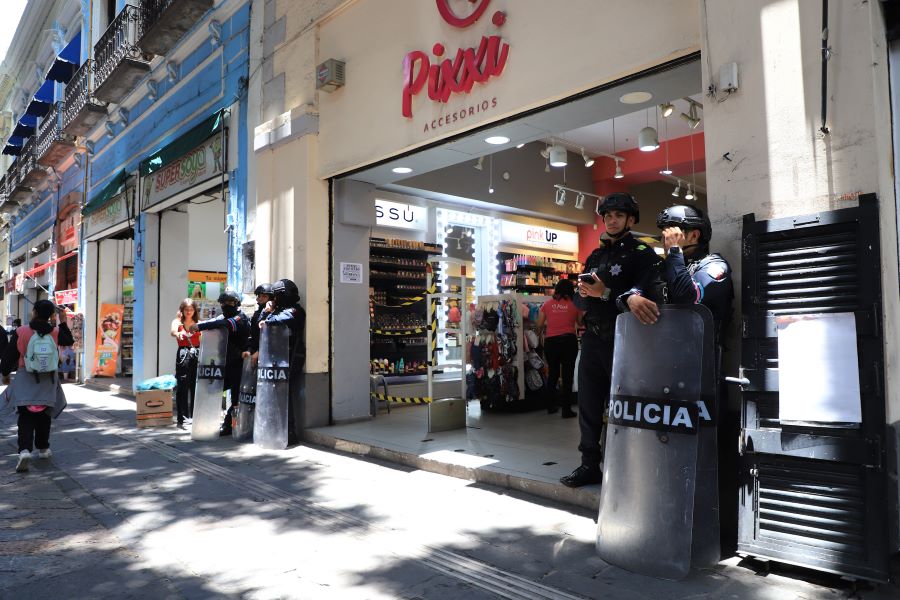 Presencia policiaca en el centro. Foto: EsImagen