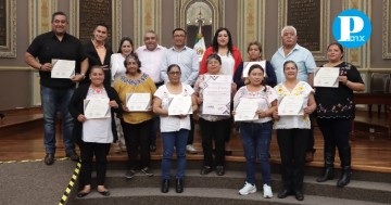 Cocineras tradicionales de San Nicolás de los Ranchos son reconocidas por su legado en la elaboración del chile en nogada.