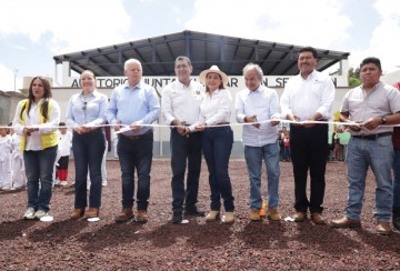 Sergio Salomón inaugura la central de abastos en Teziutlán 