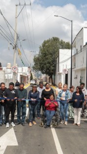 Paola Angon Silva entrega Calle 23 Oriente pavimentada en San Pedro Cholula