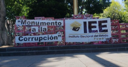 Ciudadanos de Cholula protestan por fraude electoral en el Z&oacute;calo
