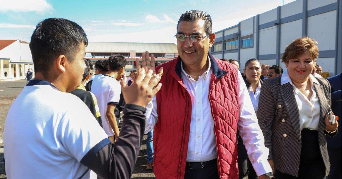 Sergio Salomón lidera inicio de construcción