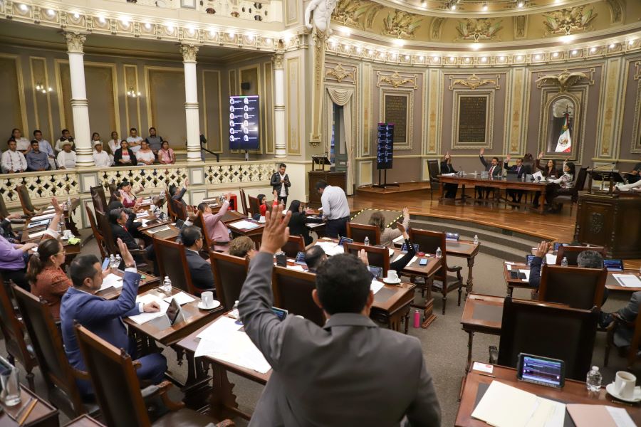 Votación en el congreso. Foto:EsImagen