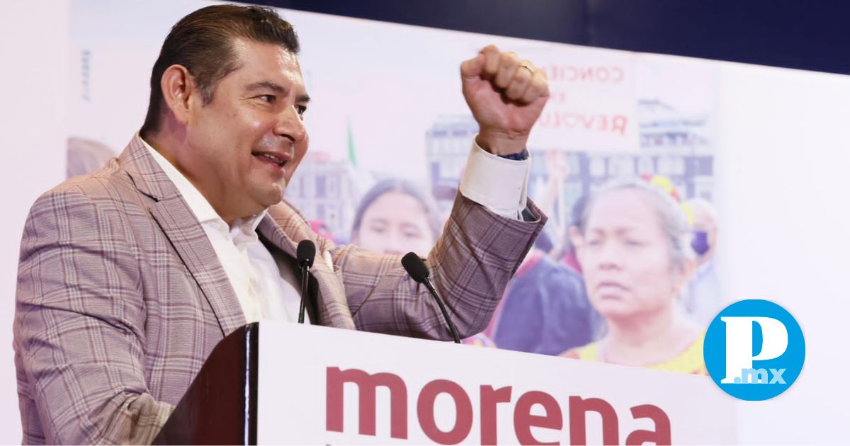 Alejandro Armenta en la asamblea informativa de Morena