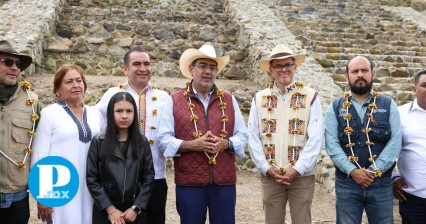 Sergio Salomón recorre nueva zona arqueológica de Teteles