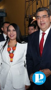 Tonantzin Fernández rinde protesta como presidenta de San Pedro Cholula