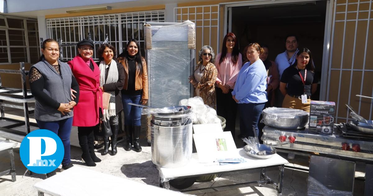 Ayuntamiento de Cholula entrega equipamiento de cocina en el CAM