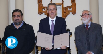 Gobierno de Puebla recibe Facsímil del Expediente de Inscripción en la Lista de Patrimonio Mundial