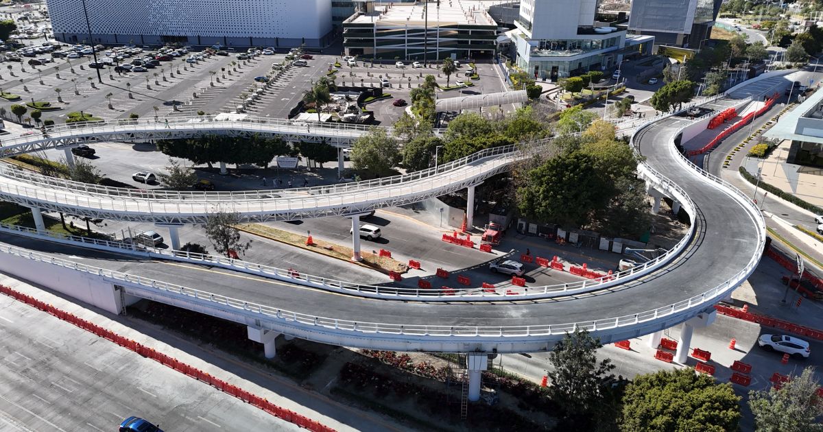 Salomón entrega puentes del “Viaducto Atlixcáyotl”