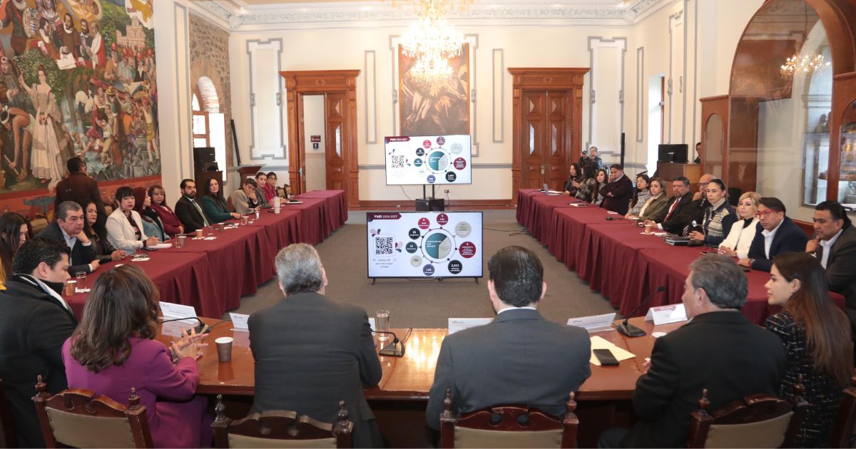 Presenta Pepe Chedraui a regidores avances del Plan Municipal de Desarrollo 2024-2027