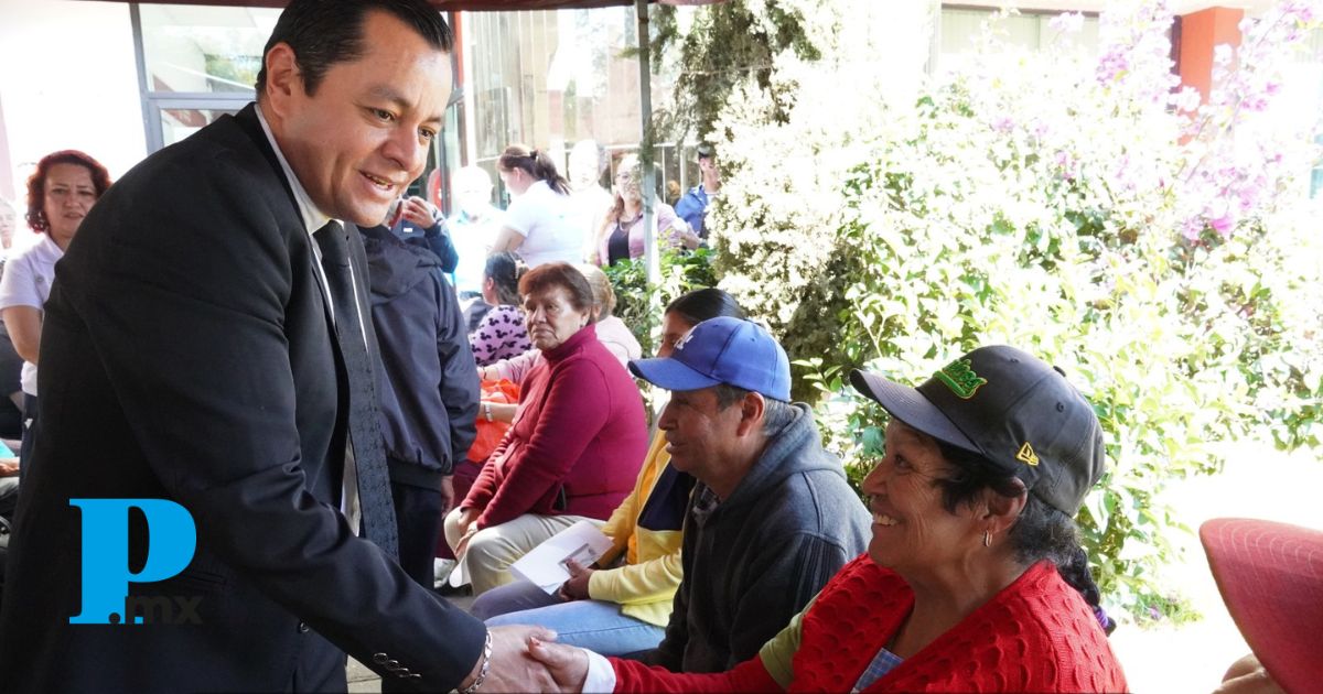 Más de 100 personas reciben lentes gratuitos en Texmelucan