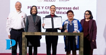 Sheinbaum firma reformas para fortalecer CFE y Pemex