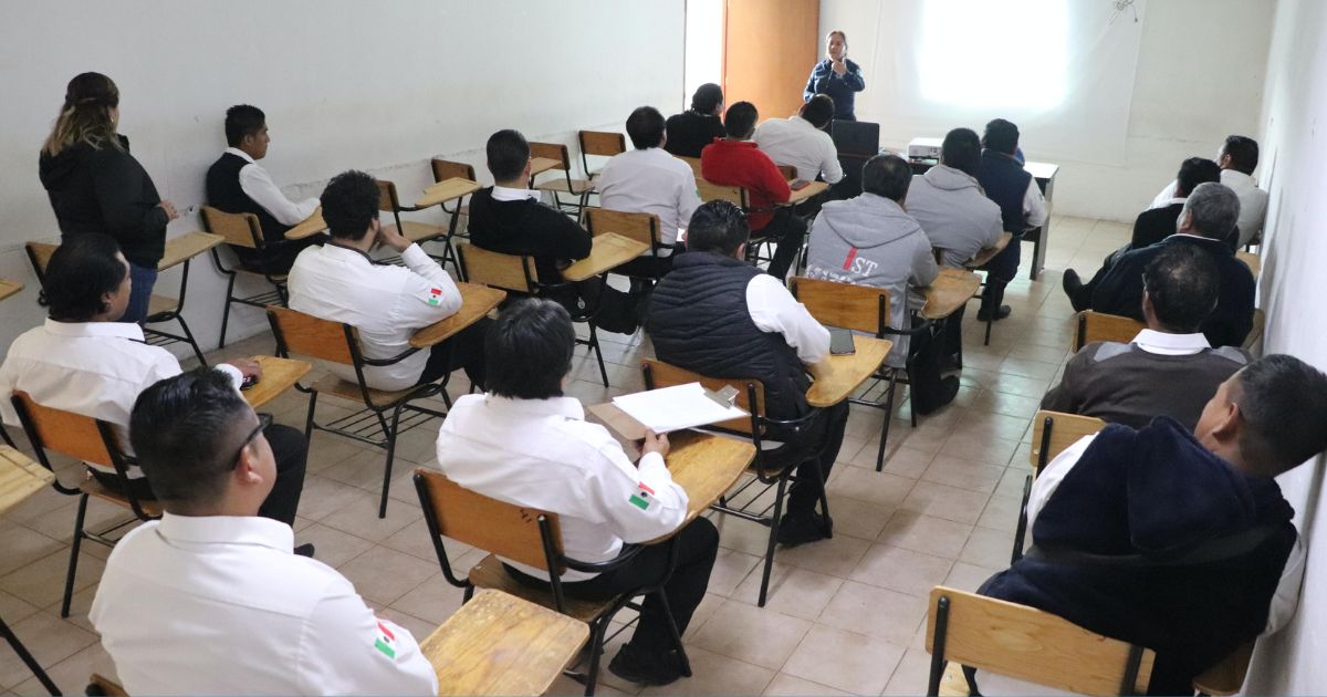 San Pedro Cholula capacita a choferes de transporte público