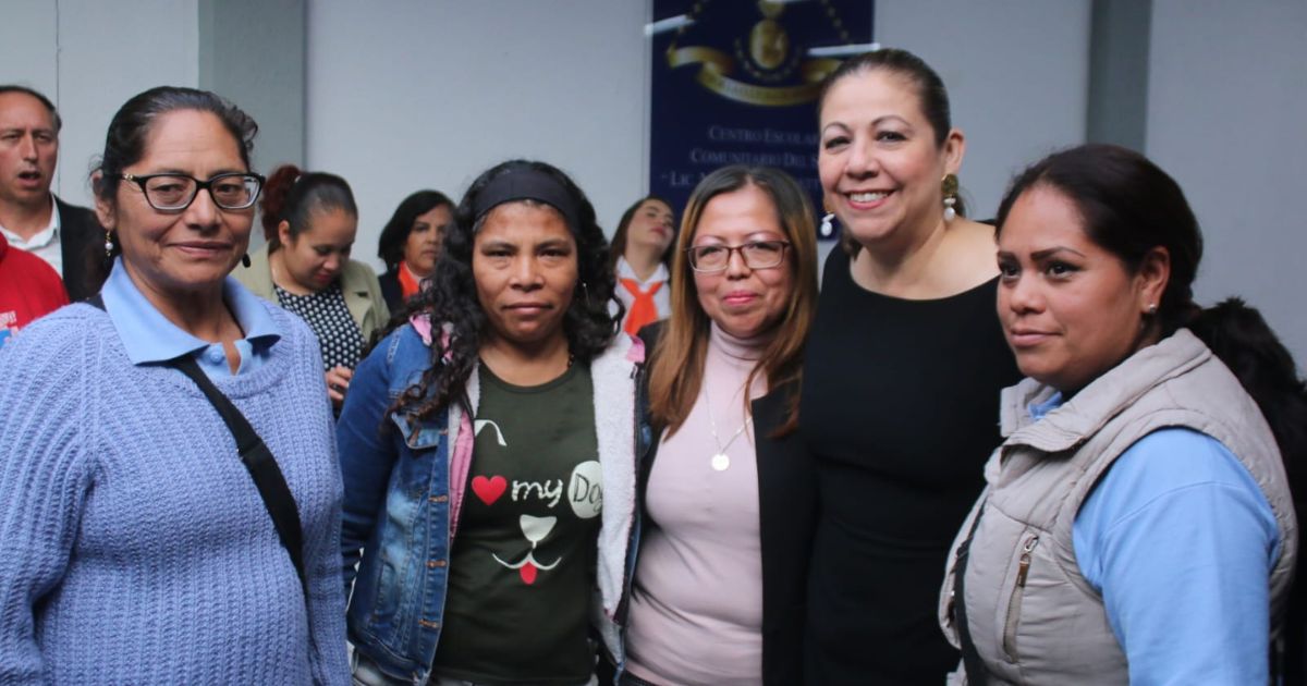 Inaugura Laura Artemisa Foro "Educar en Familia, Transformar en Comunidad”