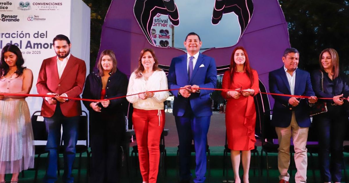 Armenta inaugura el Festival del Amor en el Parque del Arte en Puebla