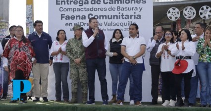 Armenta y Barroso entregan 13 camiones recolectores durante faena “Por Amor a Puebla”