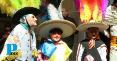 Pequeños huehues en escena: carnaval infantil del Barrio del Alto llegó al corazón de Puebla