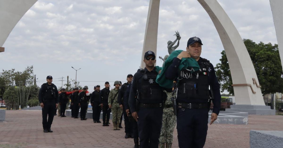 Gobierno de Tehuacán realiza ceremonia por El Día de la Bandera 