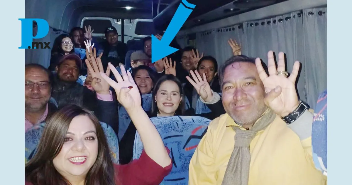 Farfán, Jacqueline y el equipo de Museo Puebla viajaron juntos al informe de 100 días de la presidenta Claudia Sheinbaum