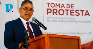 Momoxpan tiene nuevo presidente auxiliar; rinde protesta José Antonio Zúñiga