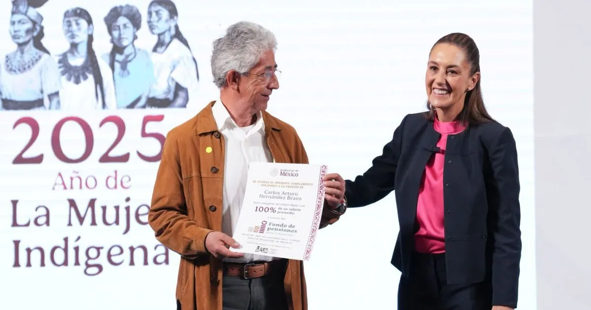 Claudia Sheinbaum firma decreto para beneficiar a 400 mil trabajadores de Puebla con créditos impagables del FOVISSSTE
