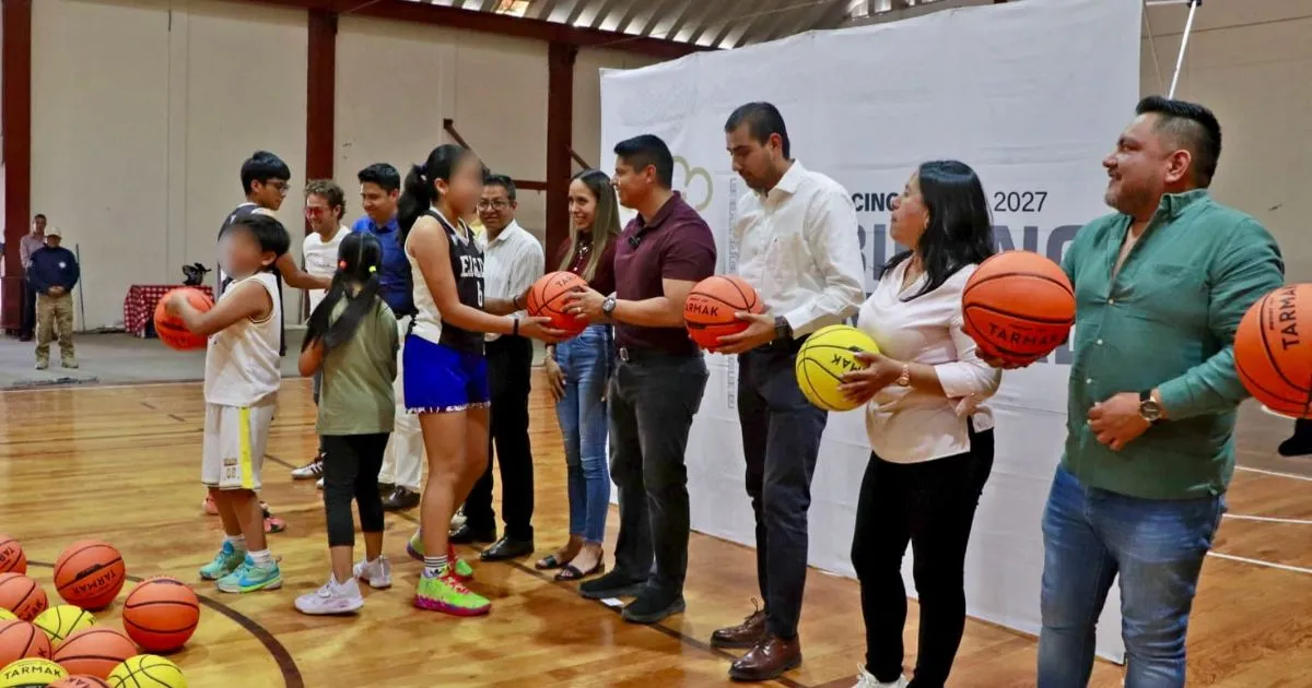 Omar Muñoz refrenda su compromiso de impulsar el deporte en Cuautlancingo 