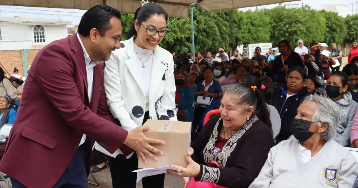  DIF Tehuacán entrega casi 2 mil despensas a familias vulnerables