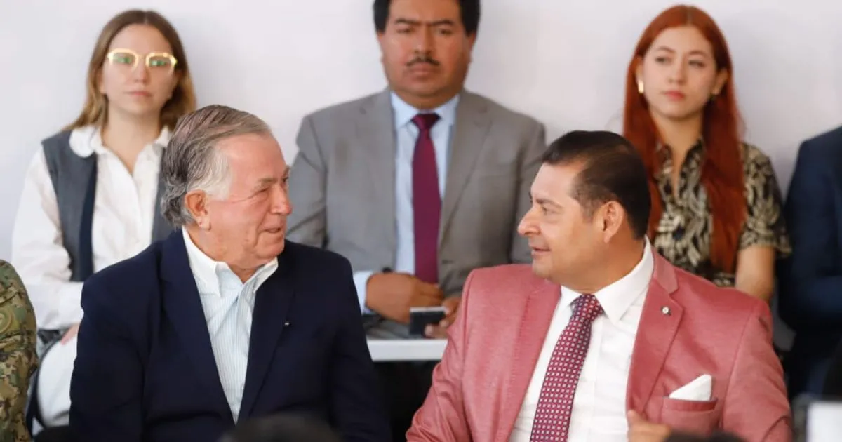 Alejandro Armenta reconoce la honestidad y solidaridad del empresario Carlos Haghenbeck