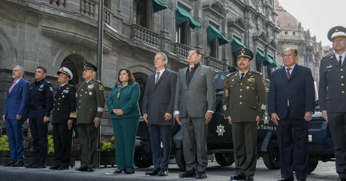El Gobernador Alejandro Armenta, y el presidente municipal, Pepe Chedraui, encabezaron los festejos con una ceremonia cívica en el Zócalo