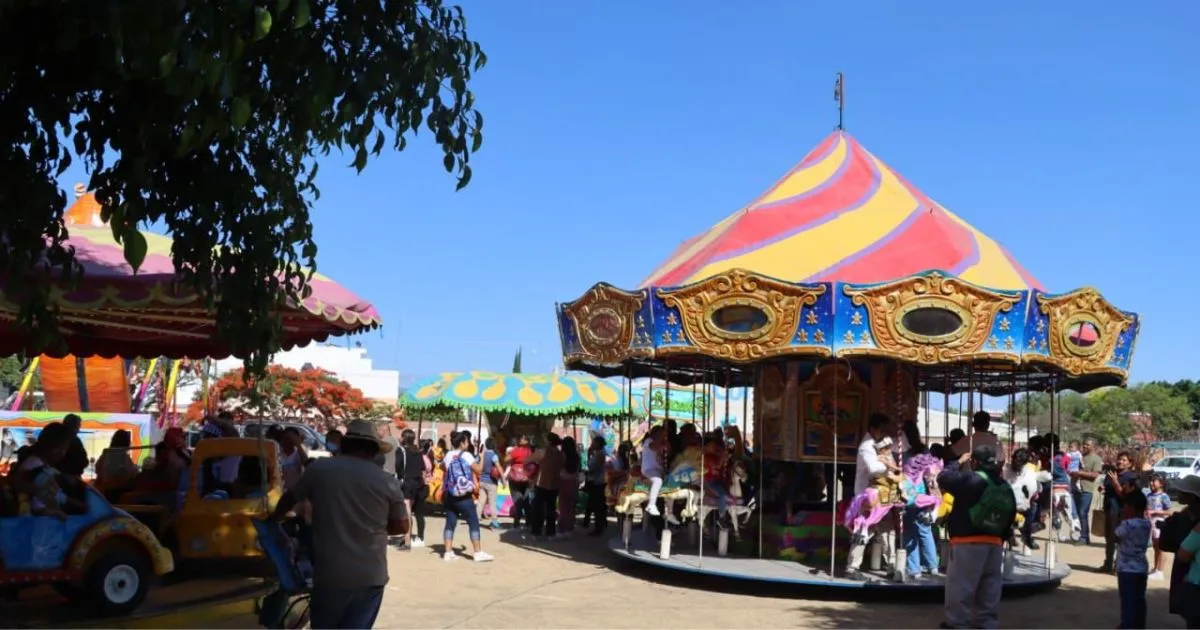 Cientos de niñas y niños disfrutan de una tarde de diversión y alegría durante festejo del Día del Niño