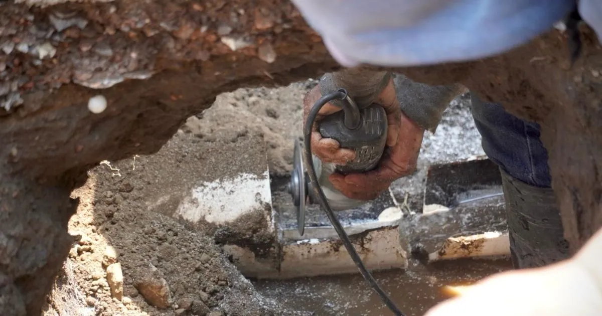 Mejora la distribución de agua en Santa María Xixitla con trabajos de reparación y mantenimiento del SOSAPACH