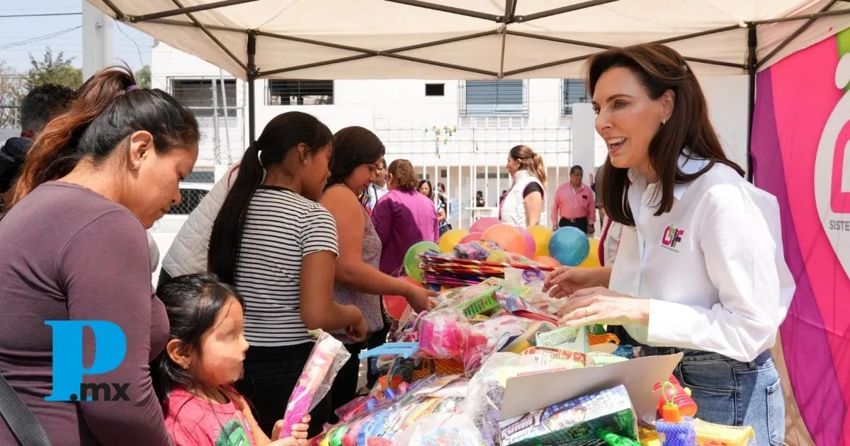 DIF Puebla entrega de juguetes a niños de San Ramón