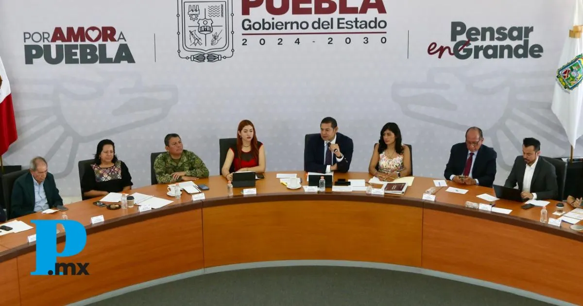 "Mega obras, no mega saqueos; mega obras, no mega deudas": Armenta